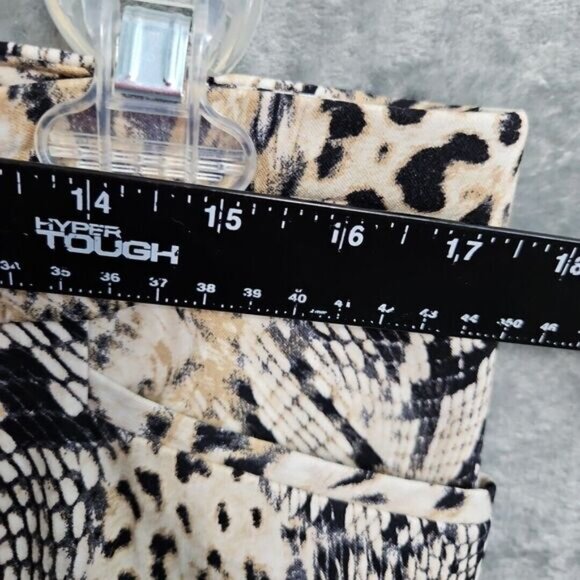 Chico's Sz 2.5 (14) Animal Print Pullon Capri stretch black beige - Picture 4 of 10